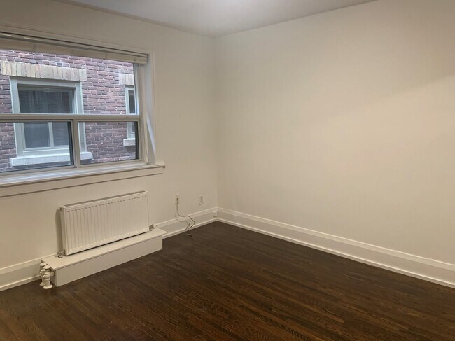 Building Photo - 54 Maitland St