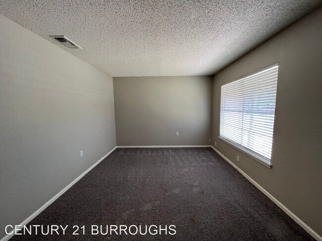 Foto del edificio - 3 br, 1 bath House - 4418 Avenida Prima