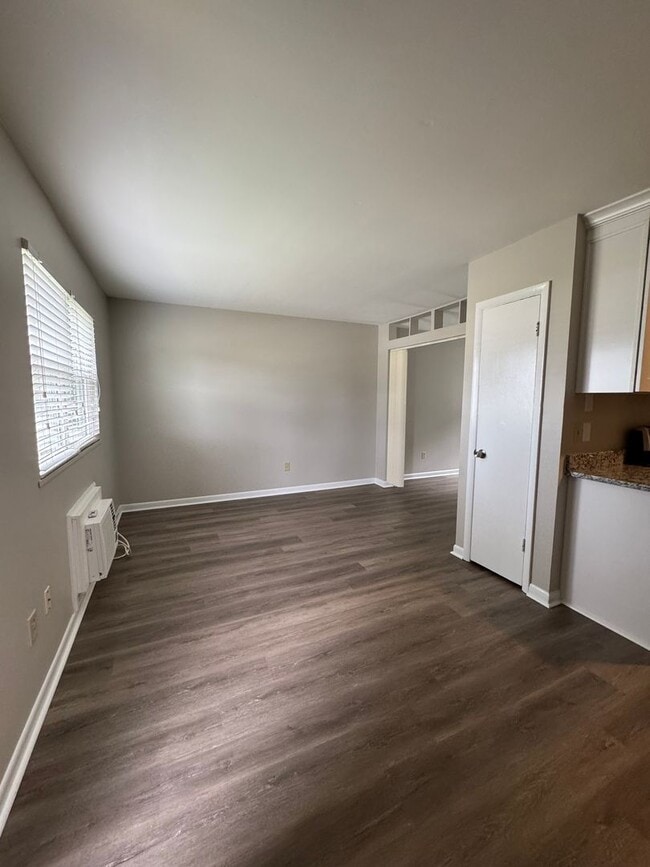 Foto del edificio - 7594 Bellehaven Dr