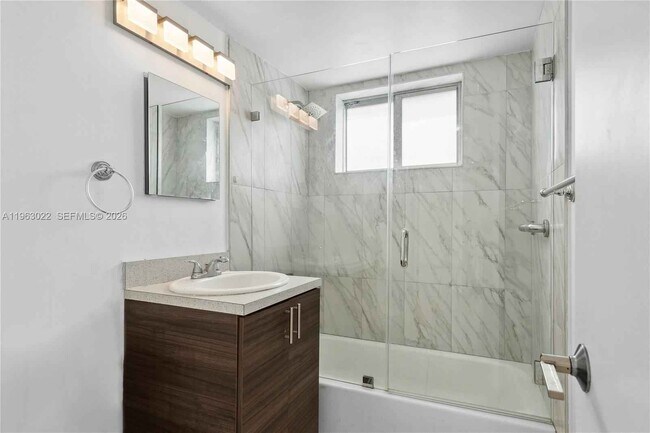 Foto del edificio - 732 82nd St