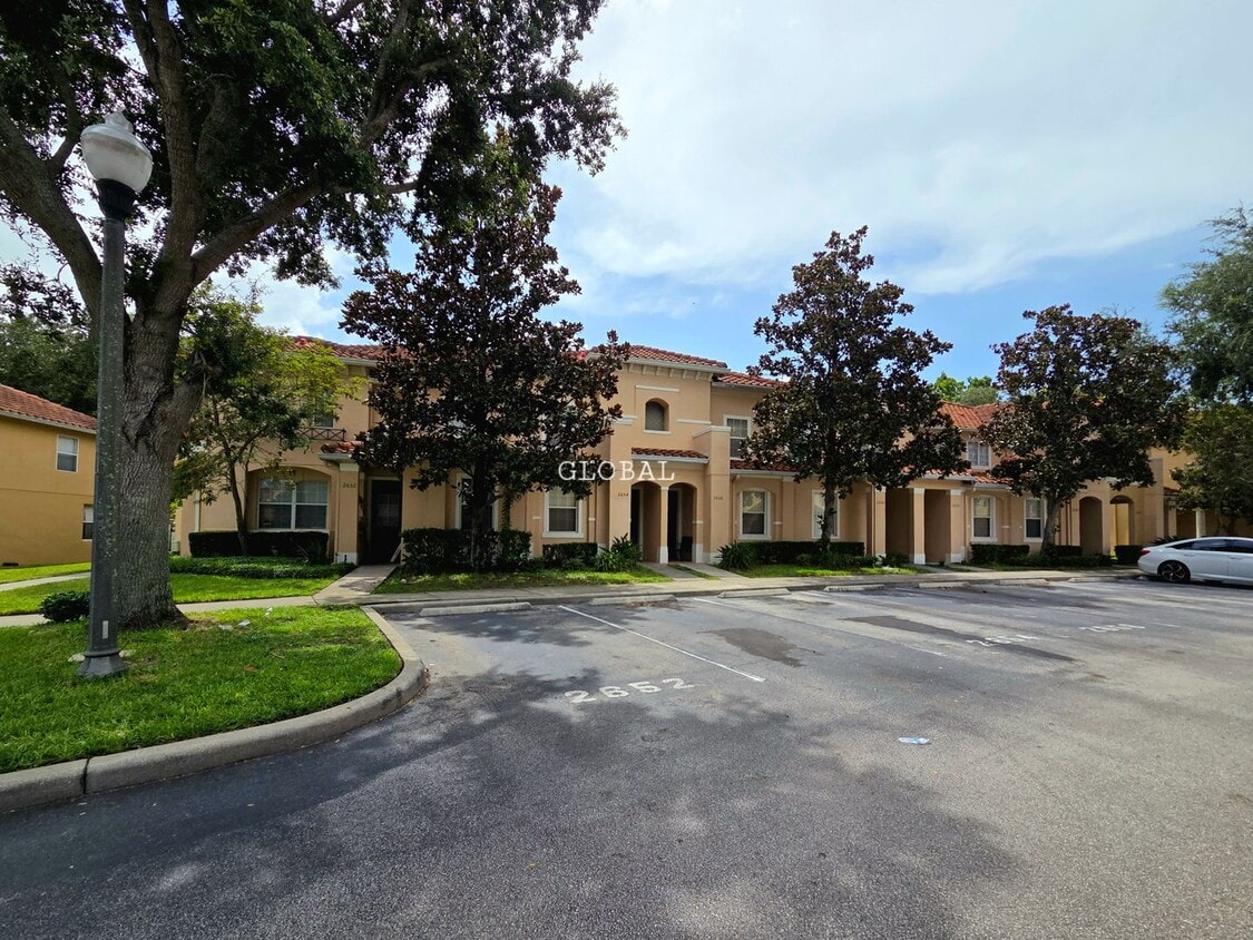 Three Bedroom unfurnished town house (Kiss... - Three Bedroom unfurnished town house (Kiss...
