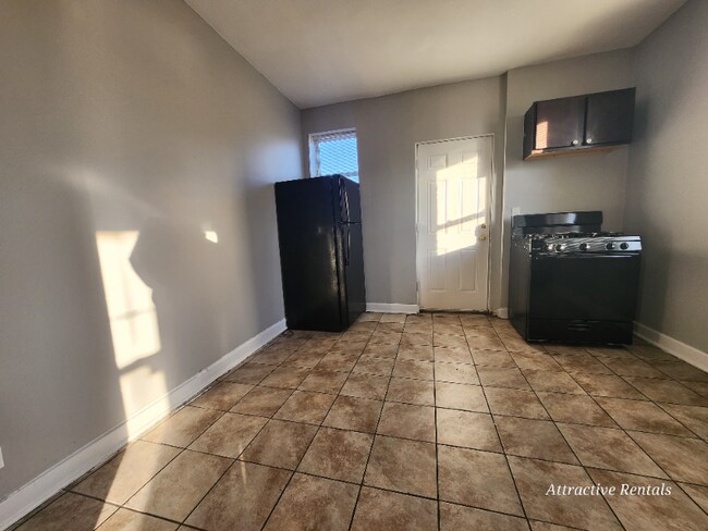 Foto del edificio - 7937 S Vernon Ave