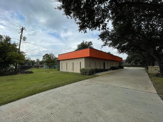 Building Photo - 11727 Bauman Rd