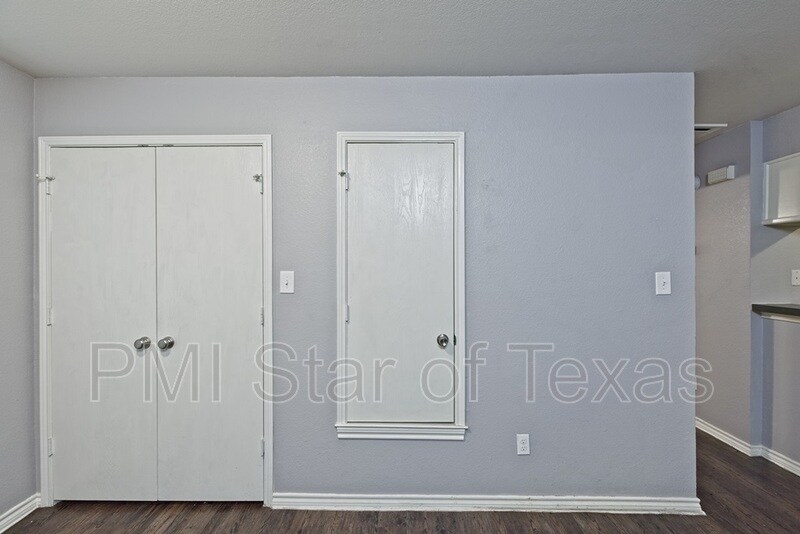 402 N Ohio St, Celina, TX 75009 Condo for Rent in Celina, TX