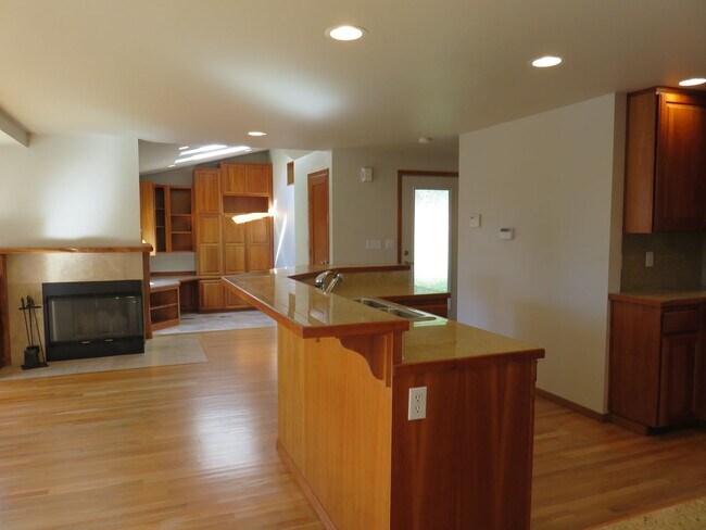 Foto del edificio - Fox Island Waterfront Home
