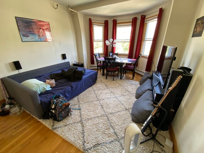 Building Photo - 702 Commonwealth Ave