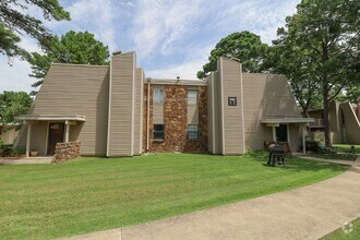 Building Photo - 7403 S Yale Ave