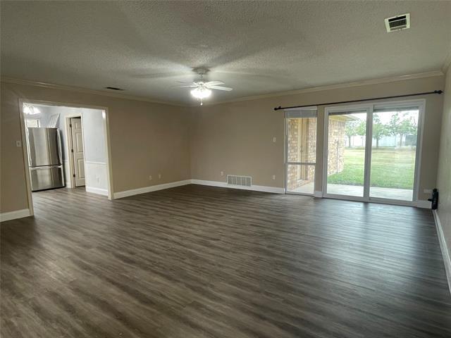 Foto del edificio - 2111 Meadowview Dr