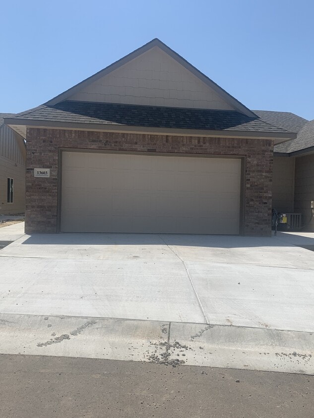 Primary Photo - 13622 Hunters View St