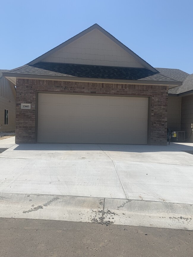 Building Photo - 13607 W Talan Cir