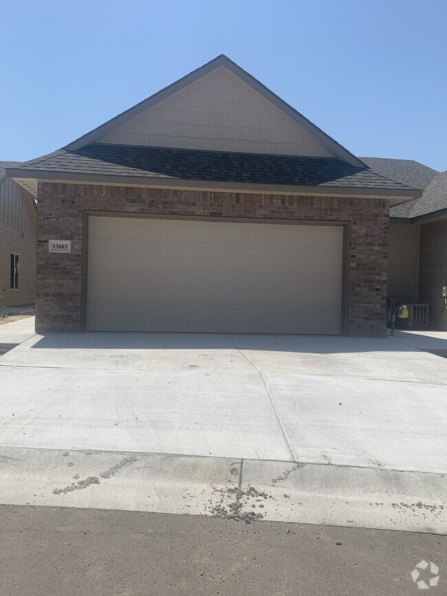 Building Photo - 13622 Hunters View St