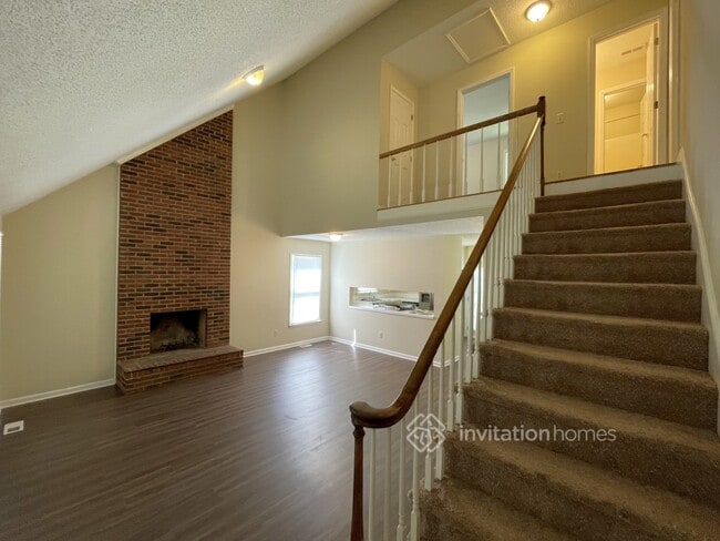 Building Photo - 2620 Woodcrest Dr SW