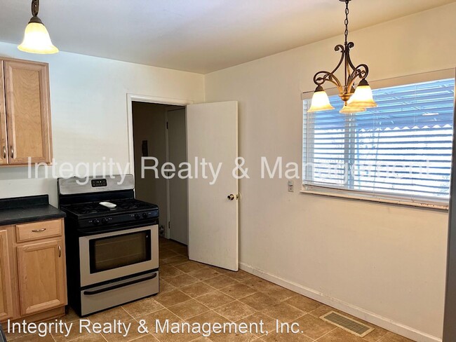 Foto del edificio - 2 br, 1 bath House - 5383 E Eastman Ave