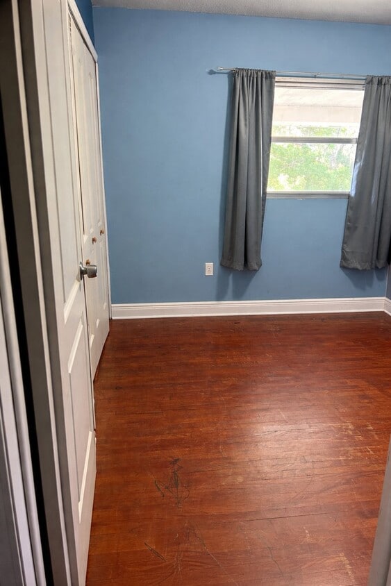 Foto del edificio - 6119 Castlewood Ln