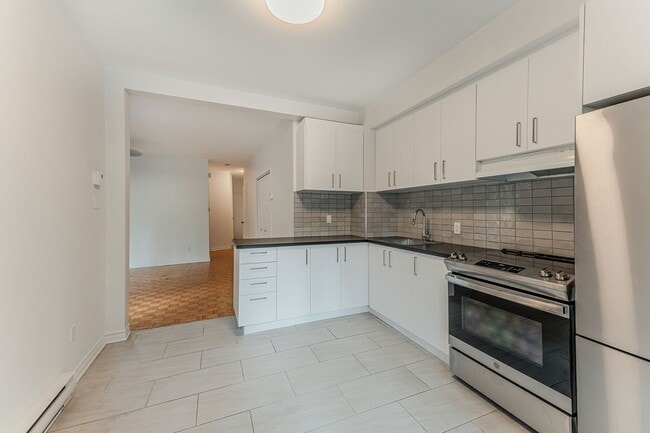 Building Photo - 253 Turgeon St