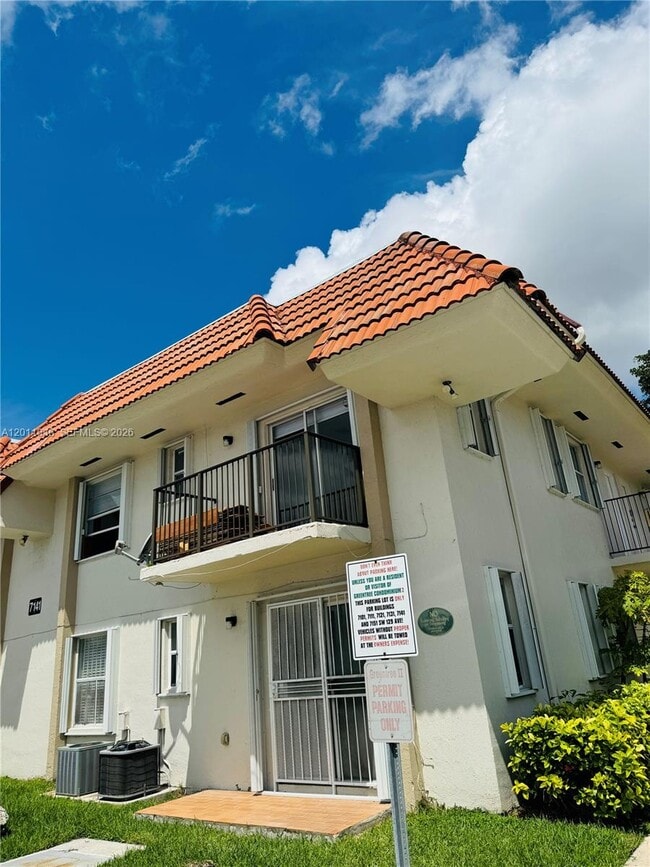Building Photo - 7141 SW 129th Ave