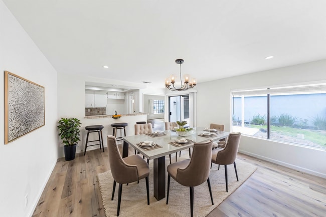 Building Photo - 3 Bedroom home located in the sought-after...