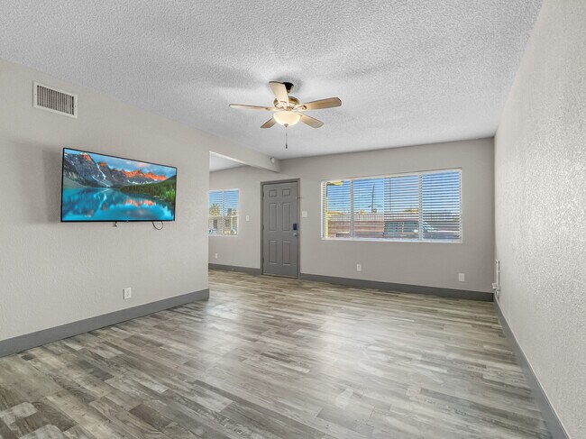 Habitación familiar con TV - 1805 Evelyn Ave