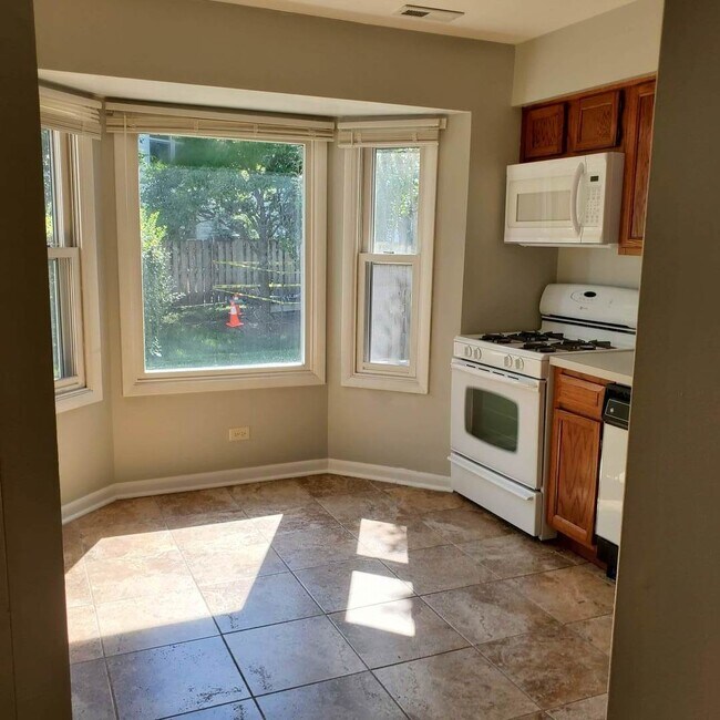 Building Photo - 1524 Fernwood Ct