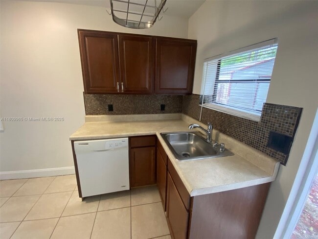 Foto del edificio - 211 N 66 Terrace