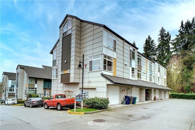 Foto del edificio - Modern Redmond Townhouse near Microsoft