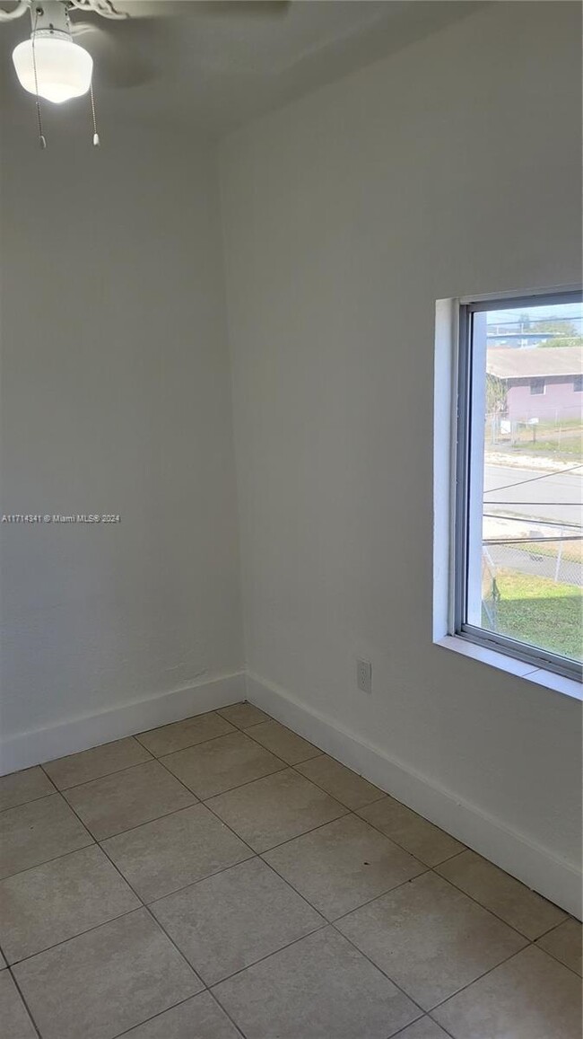 Foto del edificio - 3 bedroom in Miami FL 33150