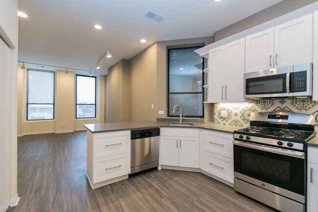 Photo - 2324 N Clark St Apartment