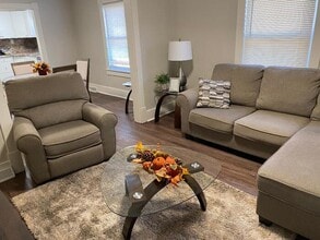 Building Photo - 601 Kettle St