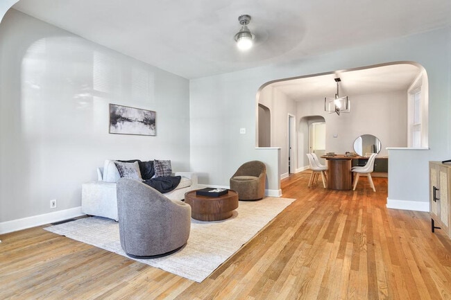 Foto del edificio - 3649 N Whipple St