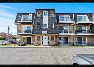 Building Photo - 10622 Parkside Ave