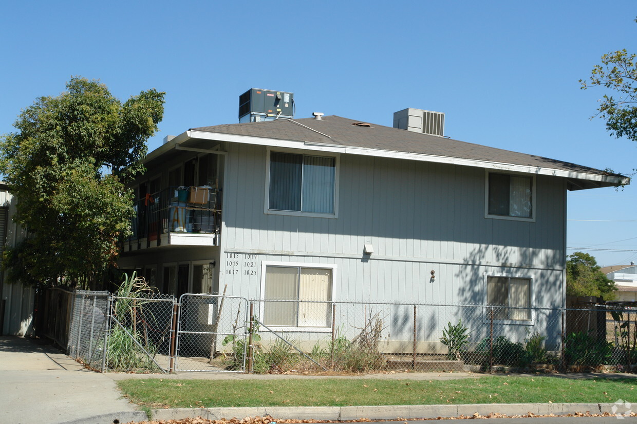 Primary Photo - 1013-1023 W 14th St