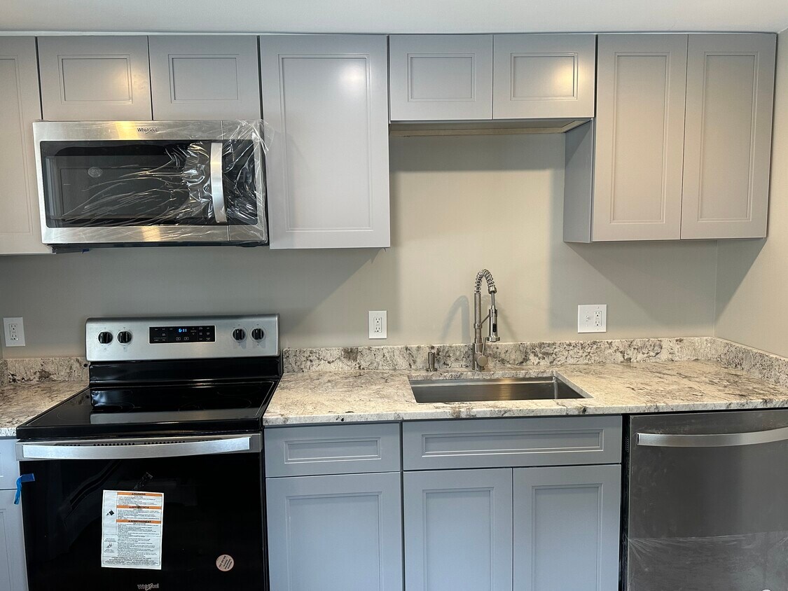 Kitchen still being finished - 33A Bridge St