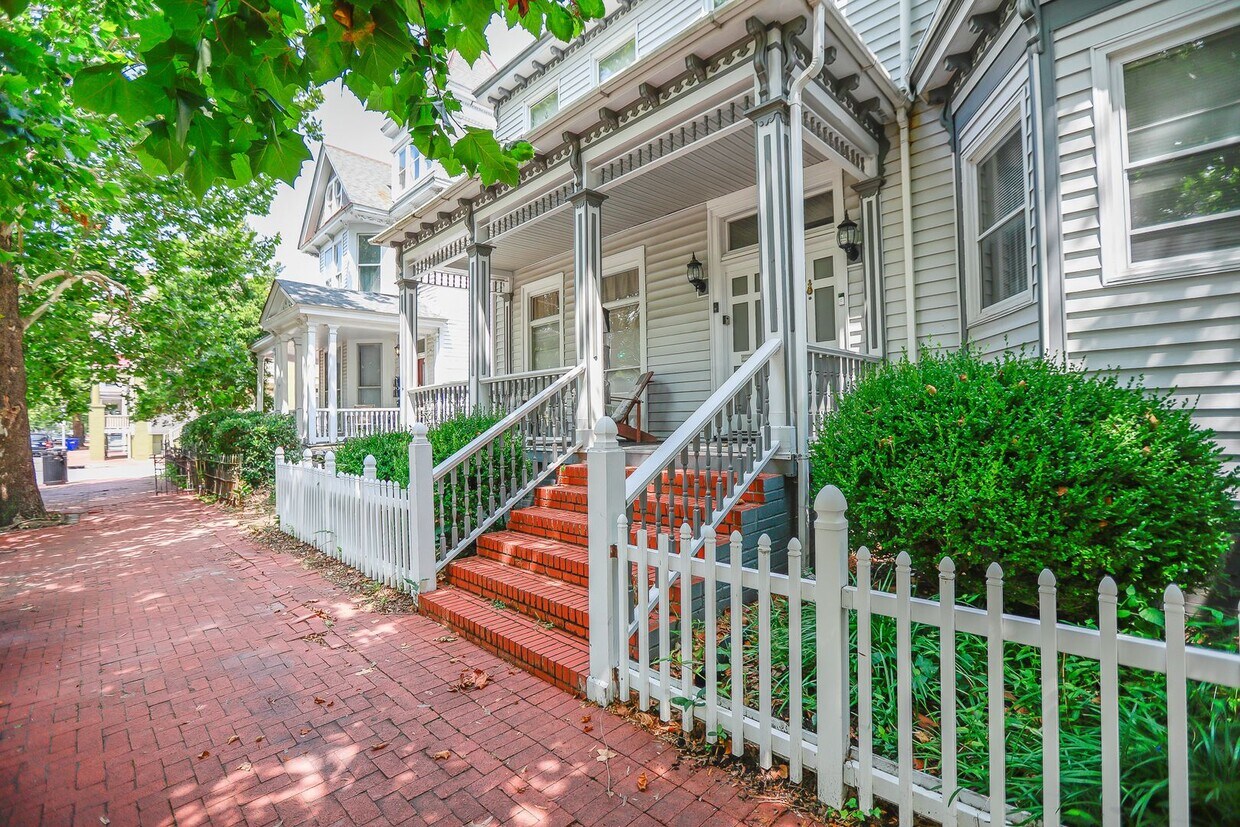 Primary Photo - 430 South St