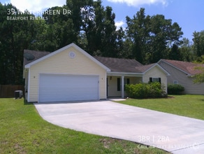 Building Photo - 39 Wintergreen Dr