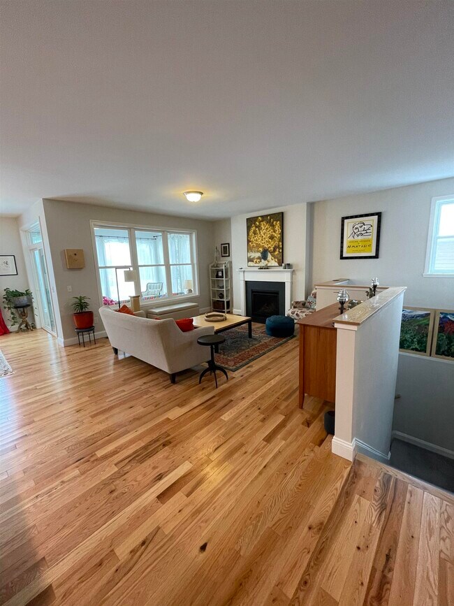 Building Photo - 50 Laurentide Ln