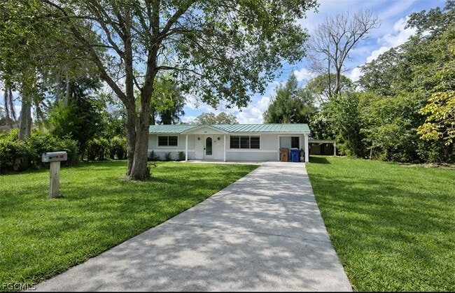 Building Photo - 424 Cactus Cir