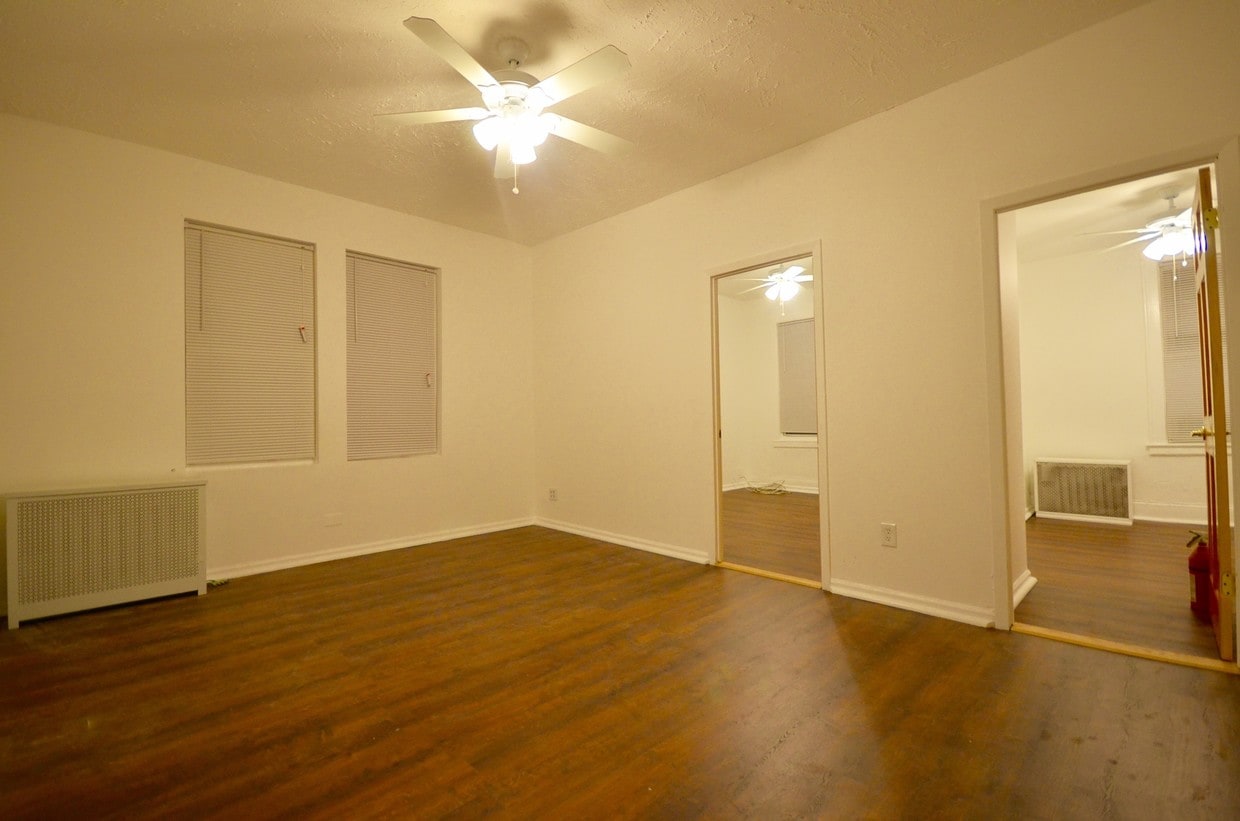 Primary Photo - 2953 Harding Ave