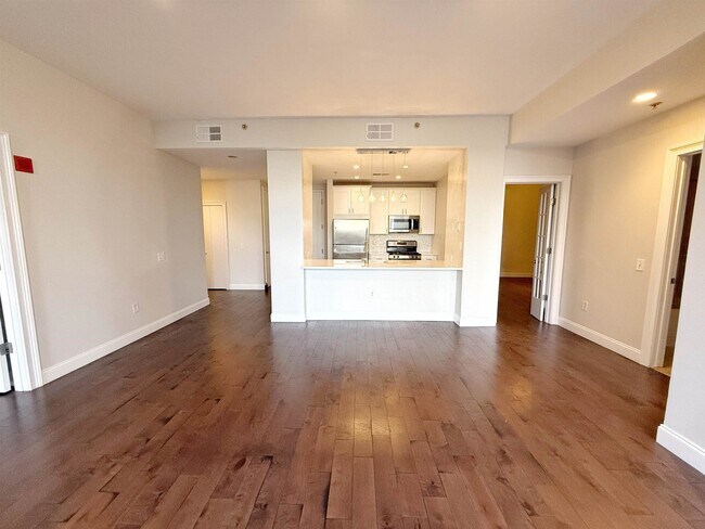 Building Photo - 159 2nd St