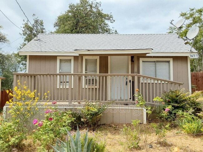 Building Photo - 3613 Shasta Dam Blvd