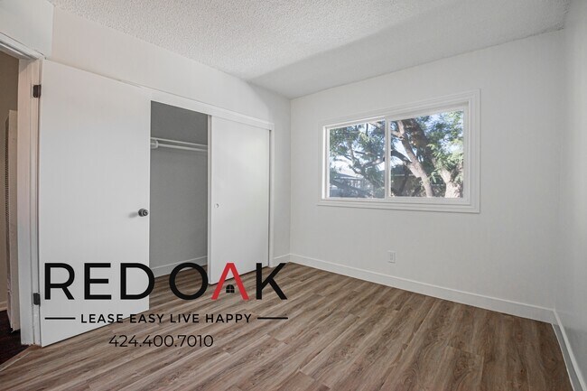 Foto del edificio - 1800 W Glencrest Ave