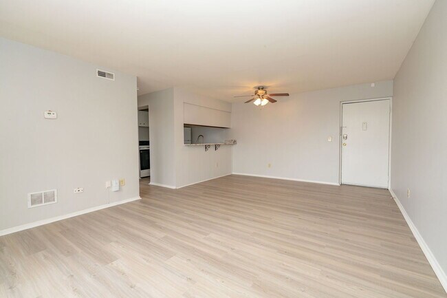 Building Photo - 2971 Deckebach Ave