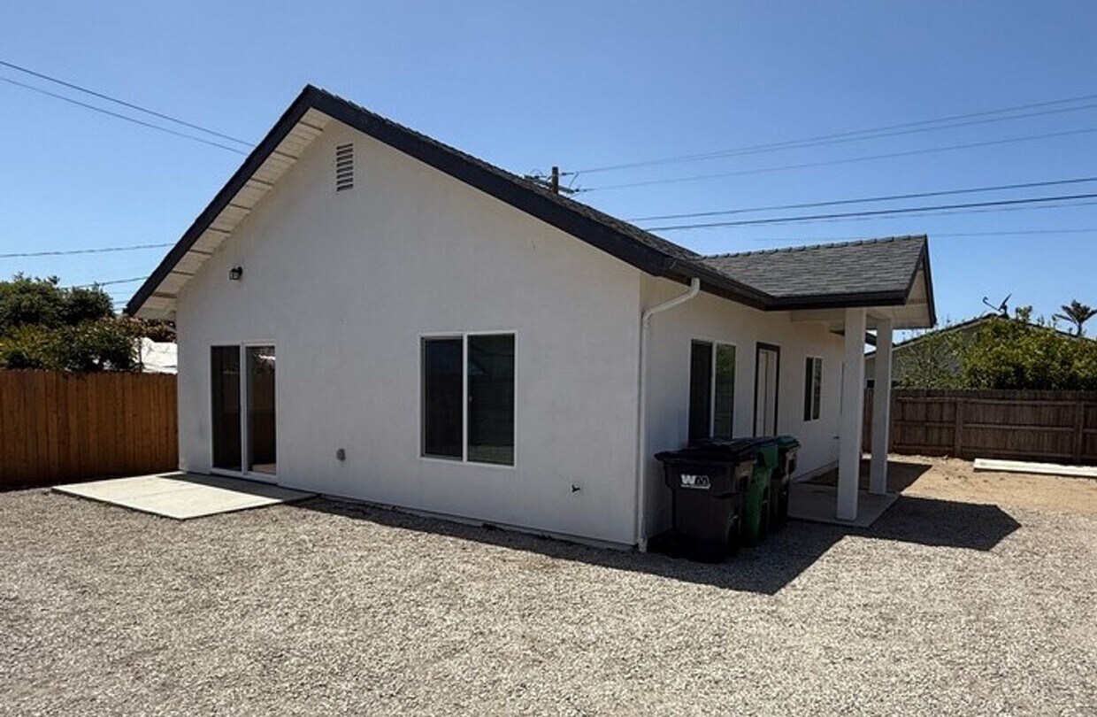 Foto principal - Beautiful Like-New 3 Bedroom 1 Bathroom AD...