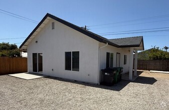 Building Photo - 449 Tognazzini Ave