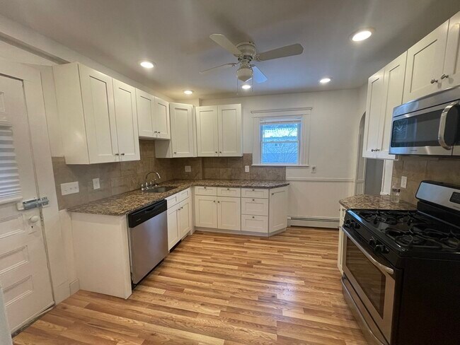 Building Photo - 88 Mariposa St