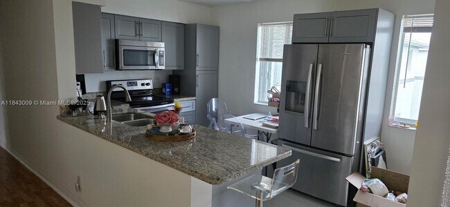 Foto del edificio - 21255 NE 8th Pl