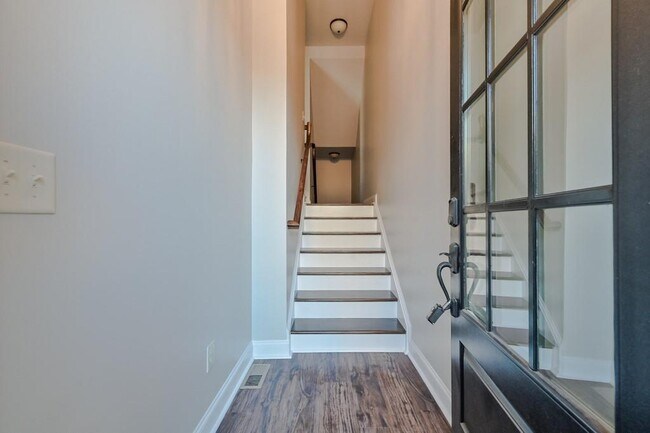 Building Photo - 315 Rose Garden Ln