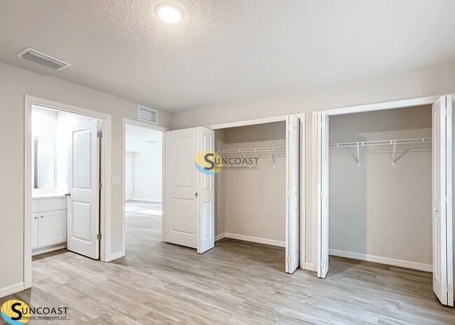 Building Photo - 9474 N Camel Dr