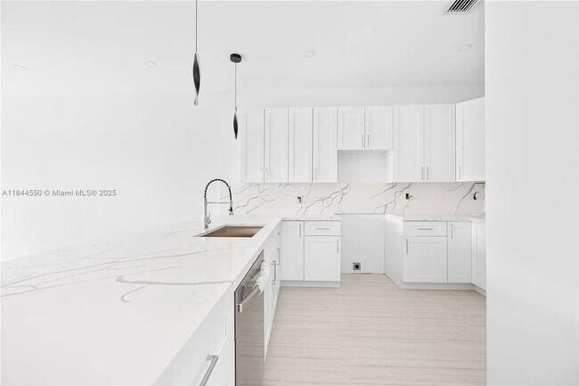 Foto del edificio - 10745 SW 217th St