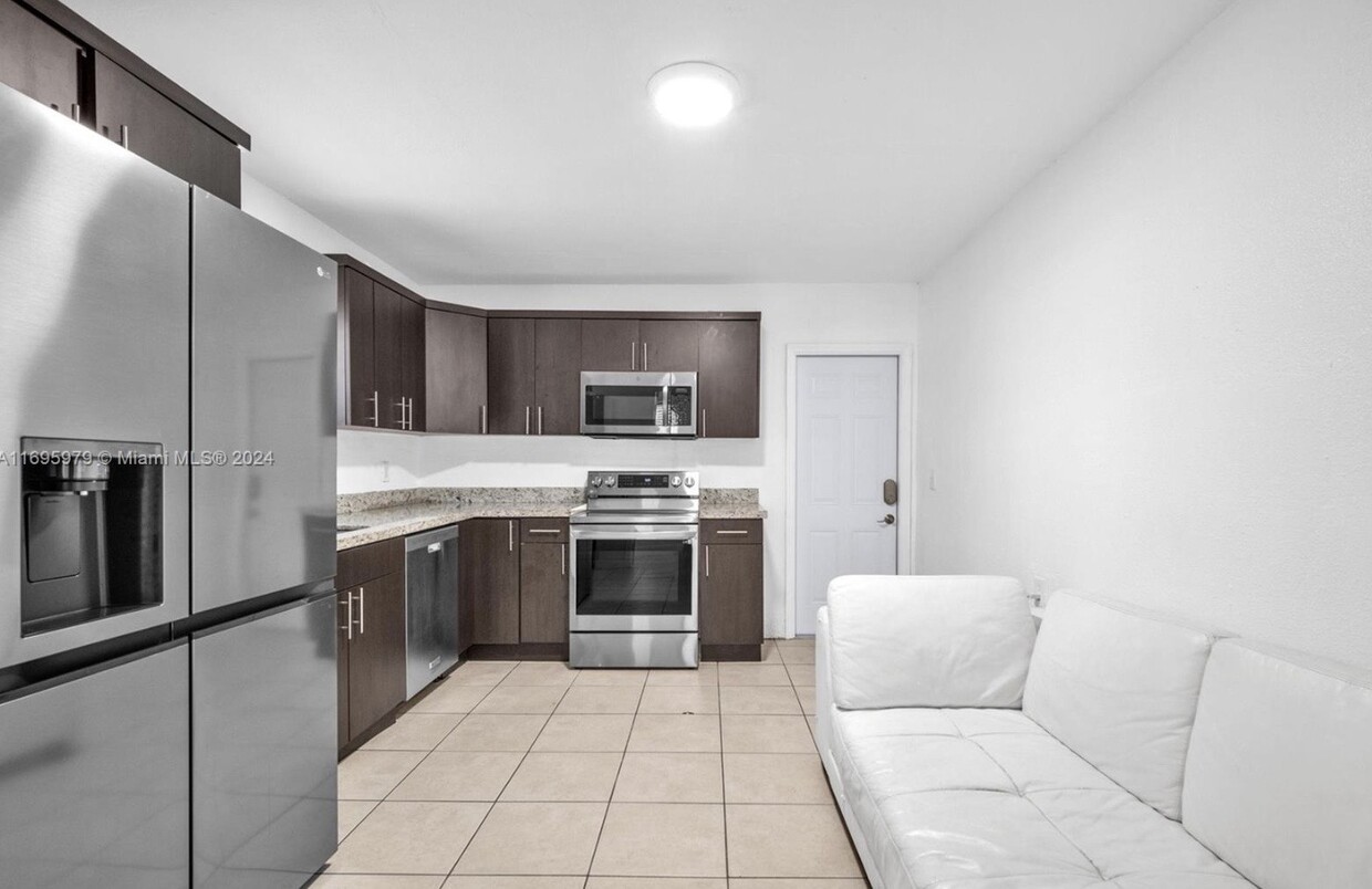 Foto principal - 115 NW 28th Ave