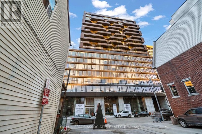 Building Photo - 195-195 McCaul St